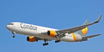 O aeronavă a zburat 32 de ore și a aterizat în locul de unde decolase. Pasagerii au trăit un adevărat coșmar!