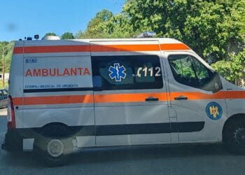 A vândut droguri unei minore, chiar în curtea școlii. După ce a consumat drogul, fata a leșinat și a ajuns la spital!