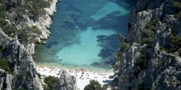 Cele mai frumoase și liniștite plaje și golfuri din Europa! Destinații de vis, secrete și izolate!