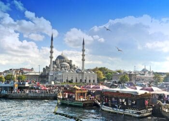 O destinație turistică a fost închisă! hotelierii au pus lacătele pe uși, iar turiștii rămân cu banii dați! Unii au căutat variante…