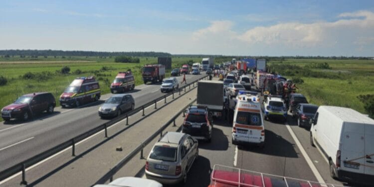 Accident înfiorător pe autostrada Pitești-București. Un copil de zece ani a fost strivit în mașină