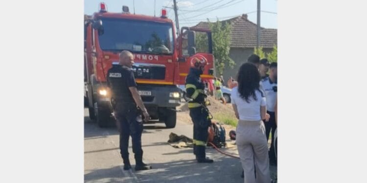Accident grav. Un băiat de 16 ani, prins sub un autoturism în urma unui accident rutier. Mai era cu un alt adolescent pe motor
