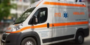 Caz șocant pe o stradă. O femeie și-a dat foc! Nu a mai putut nimeni să o salveze decât să constate decesul!