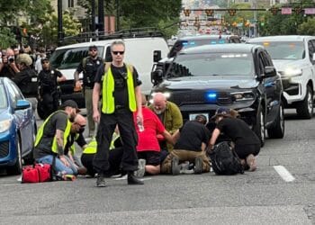 Persoane ucise într-un atac armat. Pe lângă adulții omorâți se află și un bebeluș! Un tânăr de 16 ani a deschis focul!