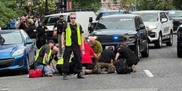 Persoane ucise într-un atac armat. Pe lângă adulții omorâți se află și un bebeluș! Un tânăr de 16 ani a deschis focul!