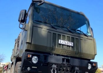 Mii de locuri de muncă în toate județele din România. Ce salariu are un șofer de camion al MApN cu tot cu norma de hrană