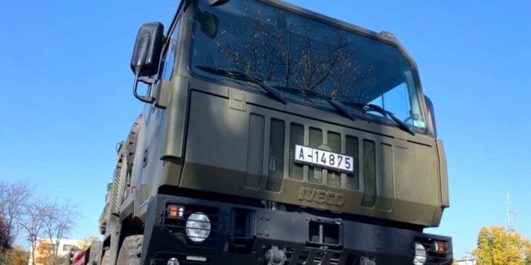 Mii de locuri de muncă în toate județele din România. Ce salariu are un șofer de camion al MApN cu tot cu norma de hrană