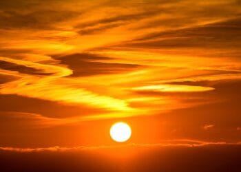 Temperaturi de peste 40 de grade într-un oraș din România! Asfaltul s-a topit la propriu!