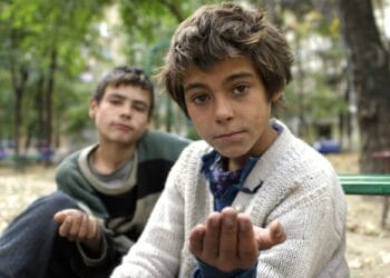 Mai multe persoane au fost reținute pentru că exploatau minori. Copiii erau obligați să cerșească prin diverse orașe!