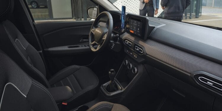 Veste grozavă. Dacia a lansat în România, mașina care nu depășește 11.000 de euro. Are super dotări și acestea intră în acest preț WOW, unic pe piața auto