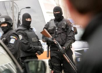 Vindeau cocaină și canabis și au intrat în atenția procurorilor DIICOT! Traficanții au fost reținuți!