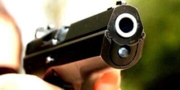 Un bărbat a atacat mortal doi aleși ai statului. Acesta lăsase un mesaj colegilor de apartament!