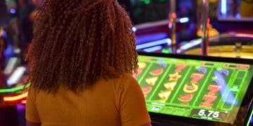 ”Drogurile legale”, o problemă în rândul tinerilor. Nu vin singure, ci cu alcoolul consumat haotic și jocurile de noroc!