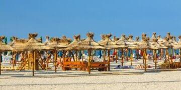 Absolvenții de liceu cu 10 la Bacalaureat beneficiază de gratuități la mare! Reduceri masive, cafele gratis și cadouri 