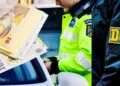 Un bărbat prins beat în trafic, a vrut să mituiască câțiva polițiști. Nu i-a mers și acum e cercetat de ofițerii DGA!