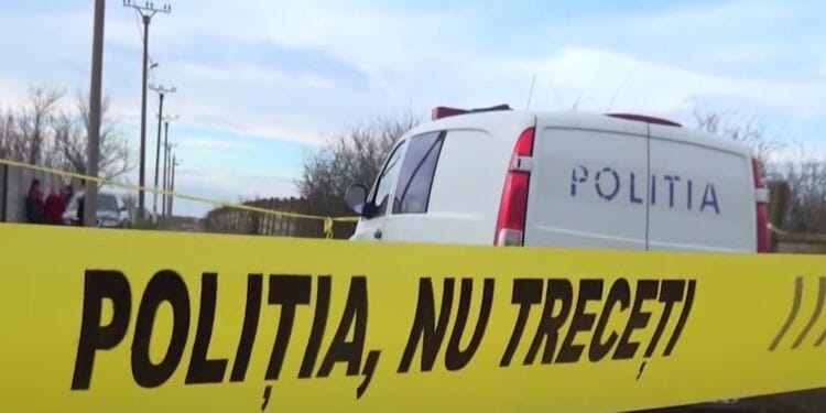 Scene horror. Cadavrul unui bărbat, dat dispărut a fost descoperit în apropierea casei, fără cap și brațe