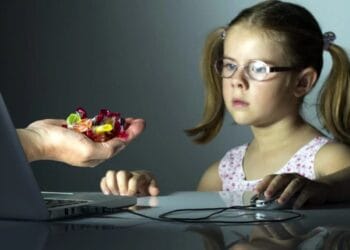 Bărbat reținut pentru pornografie infantilă! Stocase fișiere foto și video cu minori cu comportamente sexuale explicite!