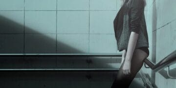 La 16 ani a fost obligată să se prostitueze. Aceasta a fost recrutată de un individ de 17 ani. Acesta nu lucra singur, avea un amic de 33 de ani