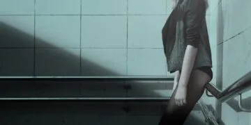 La 16 ani a fost obligată să se prostitueze. Aceasta a fost recrutată de un individ de 17 ani. Acesta nu lucra singur, avea un amic de 33 de ani