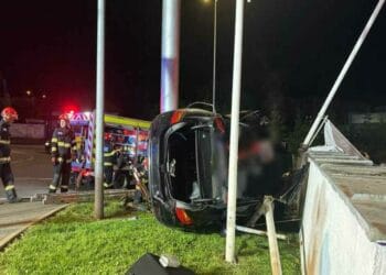Destin frânt. Un șofer cu permisul suspendat s-a urcat la volan și a provocat un accident rutier. A făcut prăpăd cu bolidul de lux, până și-a pierdut viața într-un mod tragic