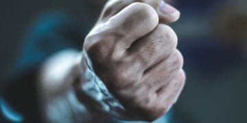 Tâlhărie în plină zi! Victima, un bărbat! A fost deposedat de mai multe bunuri!