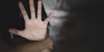 Tânără violată de doi indivizi! Întreaga nenorocire s-a produs într-un apartament din Capitală!