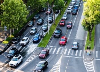 Regula fermoarului adoptată de guvernanți! Îngustarea drumului luată în serios de parlamentari!