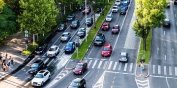 Regula fermoarului adoptată de guvernanți! Îngustarea drumului luată în serios de parlamentari!