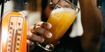 Berea rece te ajută sau nu pe vreme caniculară? Iată ce spun medicii! Te poate ”răcori” definitiv!