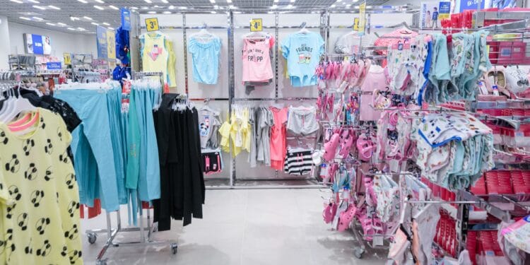 Dispare un lanț de magazine cu produse ieftine! A fost vândut pentru o sumă modică!