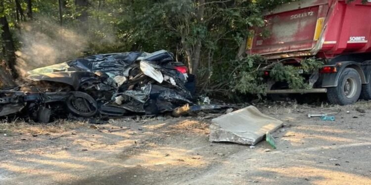 Accident deosebit de grav pe Centură. Șoferul unei mașini a murit! Autovehicul făcut zob!