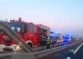 Accident rutier foarte grav. Multe victime printre care și copii de 8 și 14 ani. Trei mașini s-au ciocnit de un TIR