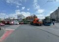 Grav accident rutier în Capitală! Foarte multe persoane au primit îngrijiri medicale! Un autobuz a intrat într-un tramvai!