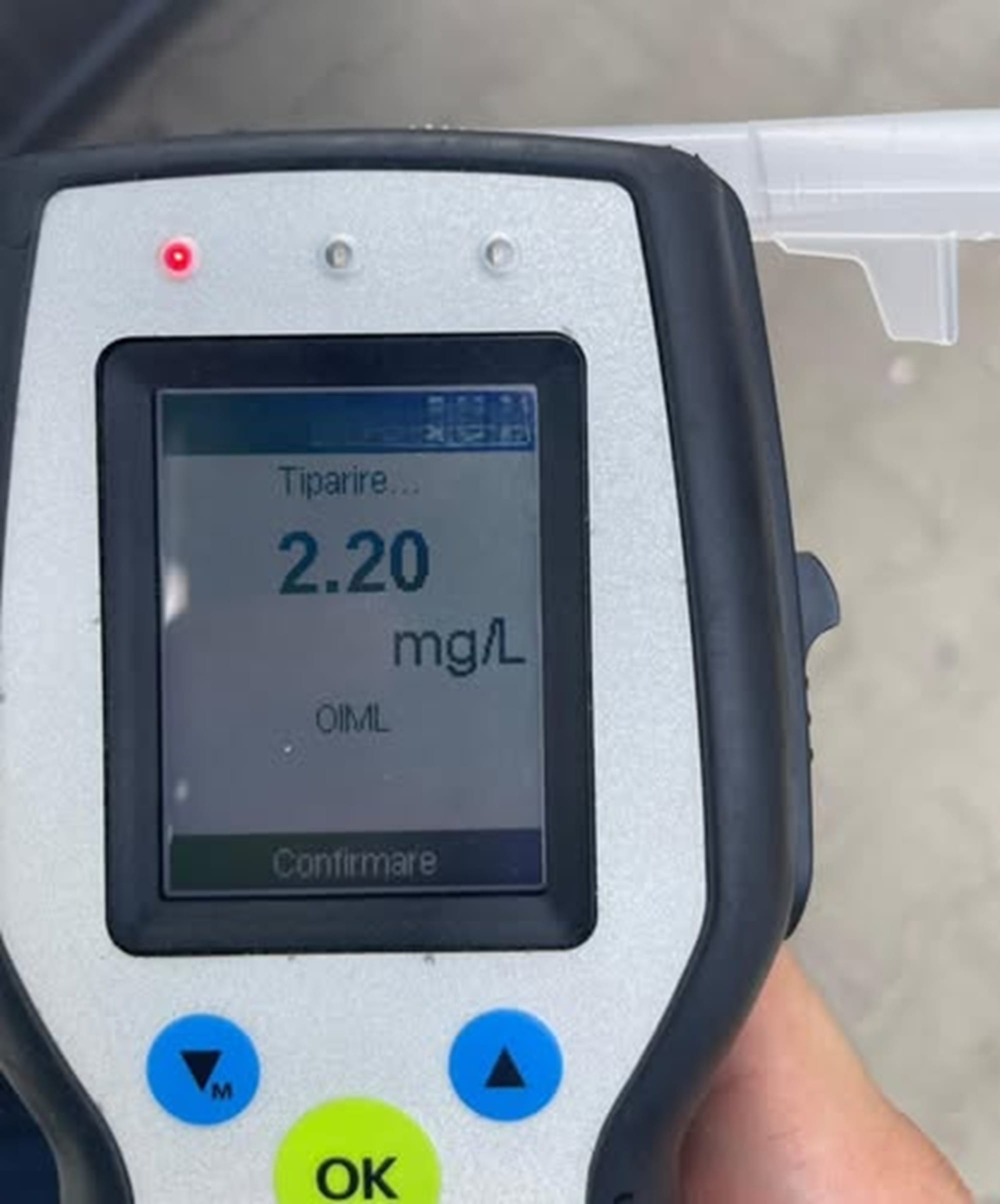 Un bărbat avea o alcoolemie cât tensiunea electrică în prize! Poliția Română atrage atenția că etilotestul nu măsoară volți!