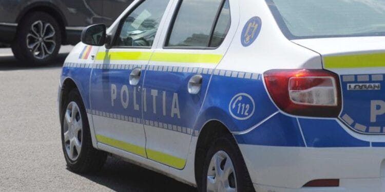 A căzut de la etaj și a murit. Femeia era internată la spital cu copilul minor!