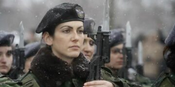 Măsură după summitul NATO! Serviciul militar OBLIGATORIU și la femei!