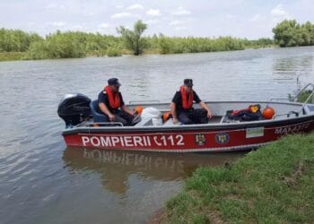 TRAGEDIE! Un băiat de 14 ani s-a înecat! A vrut să se răcorească și nu a mai ieșit la suprafață! A fost resuscitat zeci de minute!