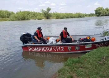 TRAGEDIE! Un băiat de 14 ani s-a înecat! A vrut să se răcorească și nu a mai ieșit la suprafață! A fost resuscitat zeci de minute! 