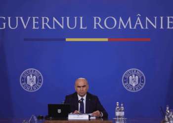 Concedieri pe bandă rulantă! Premierul a anunțat reducerea de personal cu 40 la sută! Bolojan ia măsuri drastice  chiar în propria curte!