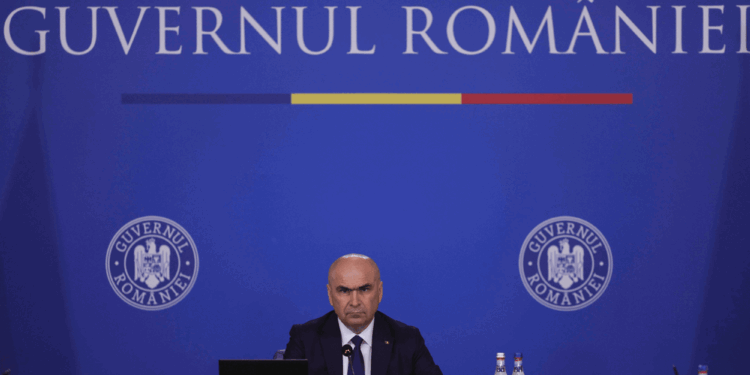 Concedieri pe bandă rulantă! Premierul a anunțat reducerea de personal cu 40 la sută! Bolojan ia măsuri drastice  chiar în propria curte!