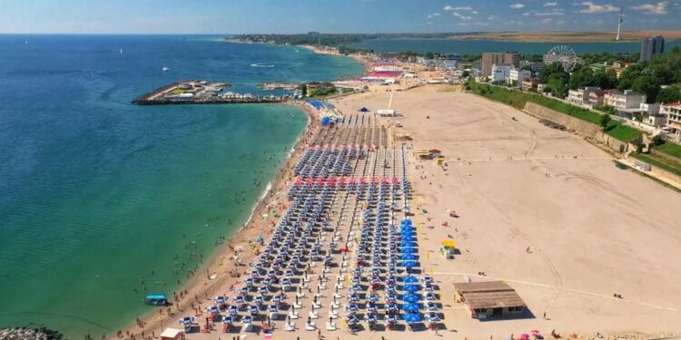 Perla litoralului de pe vremea comunismului a reînviat! A fost readusă la viață și este o opțiune luxoasă pentru turiști!
