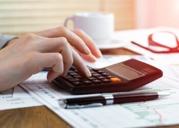 Dispare plafonarea, cresc facturile! Totul a început de astăzi, 1 iulie! Cât vor plăti românii la facturile la energie