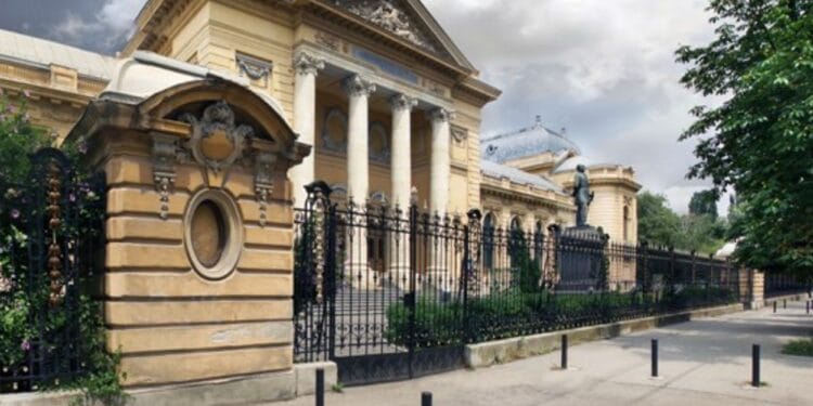 S-au terminat înscrierile la Universitatea de Medicină şi Farmacie „Carol Davila” din Bucureşti. Sunt 7 candidați pentru un loc!