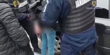 Reținut pentru trafic INTERNAȚIONAL de stupefiante! Prins în flagrant când ridica coletul cu droguri!