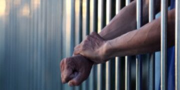 Caz halucinant. Un bărbat a ucis-o pe fosta educatoare și fiul său, într-un mod barbar. Ce a făcut după e strigător la Cer!