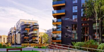 Locuințele se vând precum ”pâinea caldă”. Românii fac investiții importante în această perioadă!