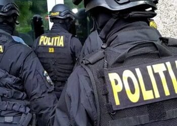 Tânăr reținut pentru trafic de droguri de mare risc! Polițiștii au ridicat de la domiciliul acestuia cantități importante de stupefiante!