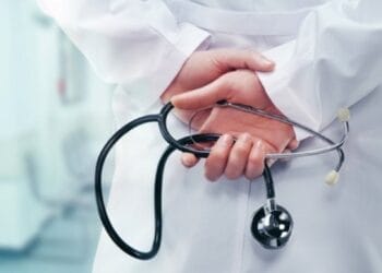 Ce decizie a luat ministrul Rogobete, legat de medicii rezidenți! Medicii vor putea fi plătiți, însă nu în spitalele de stat!