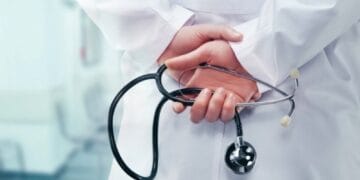 Ce decizie a luat ministrul Rogobete, legat de medicii rezidenți! Medicii vor putea fi plătiți, însă nu în spitalele de stat!