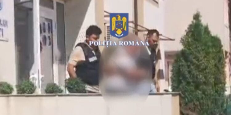 Un controlor de bilete a fost arestat pentru agresiune sexuală. A pipăit un minor în autobuz!